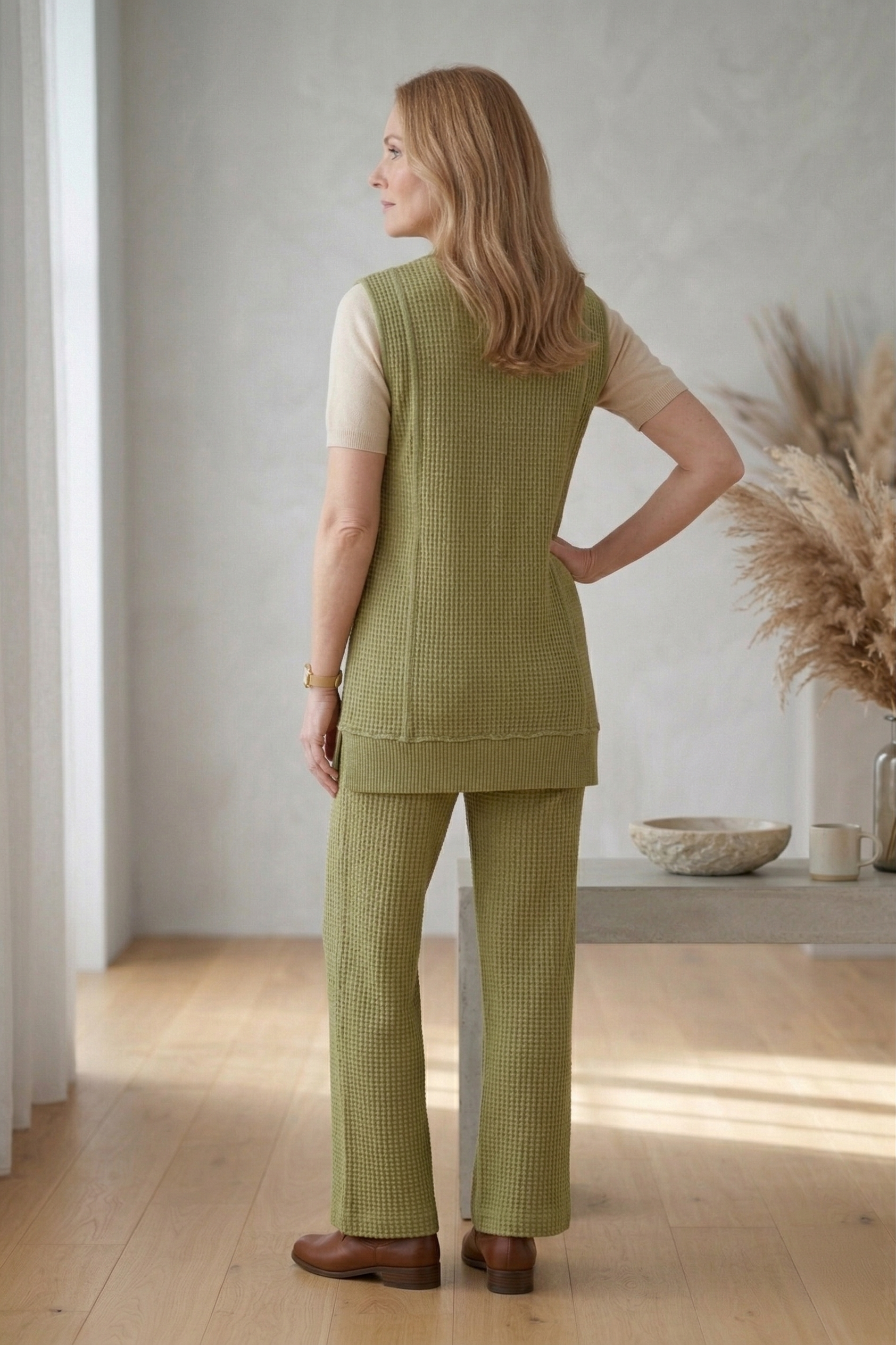 Wild Palms Style #7763: Women's Textured Fall Vest with Pockets