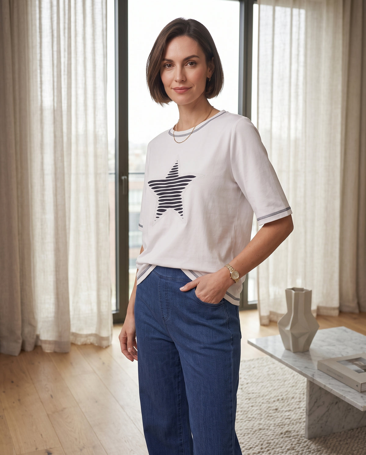 #JS42 Short Slv. Star Applique Stitching Top