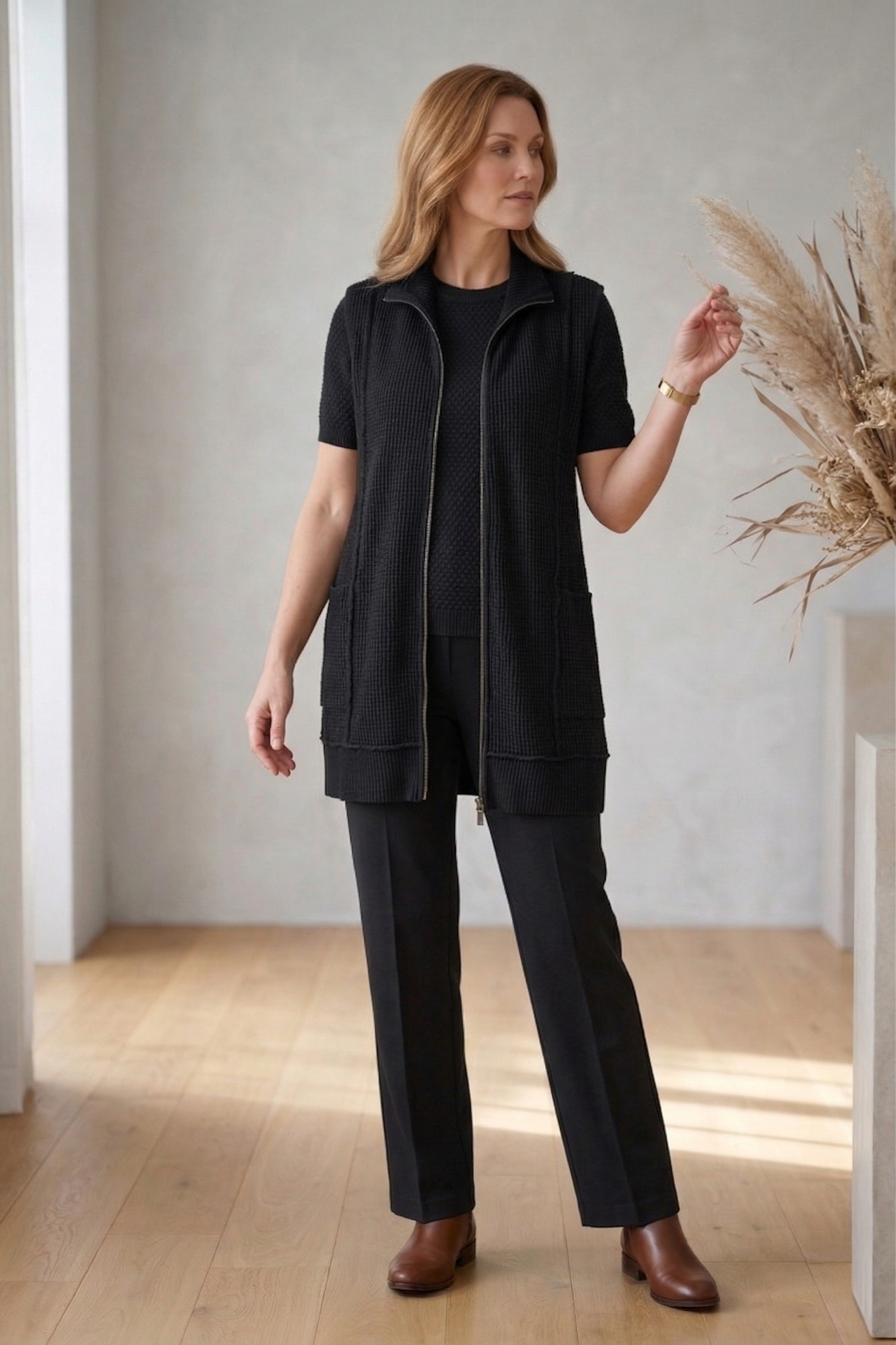 Wild Palms Style #7763: Women's Textured Fall Vest with Pockets
