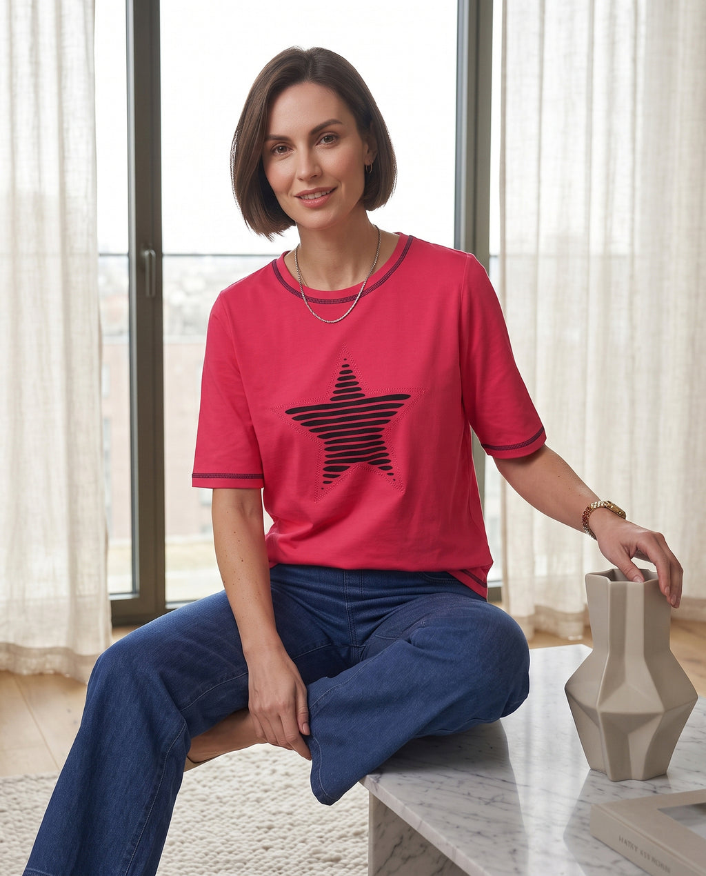#JS42 Short Slv. Star Applique Stitching Top