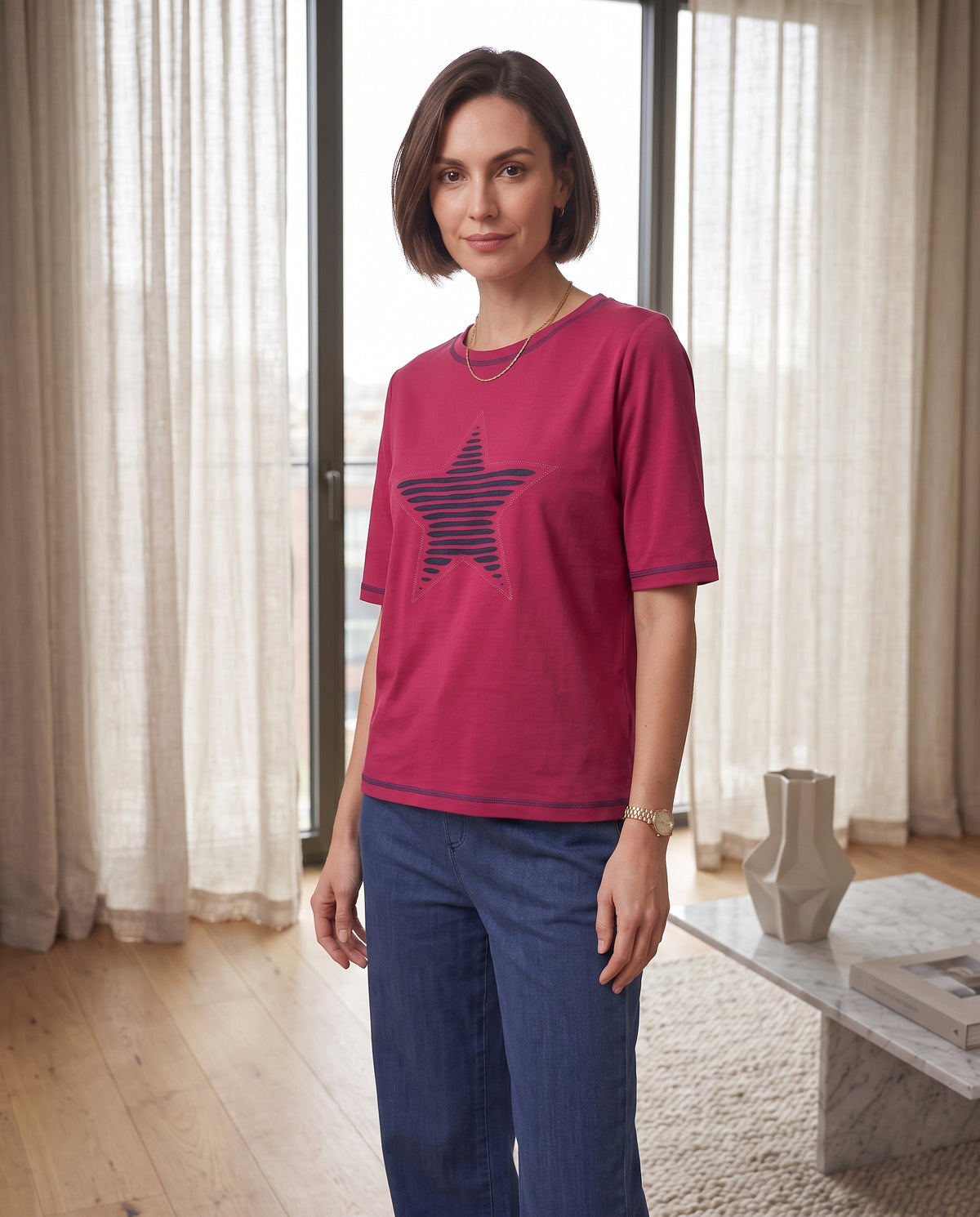 #JS42 Short Slv. Star Applique Stitching Top