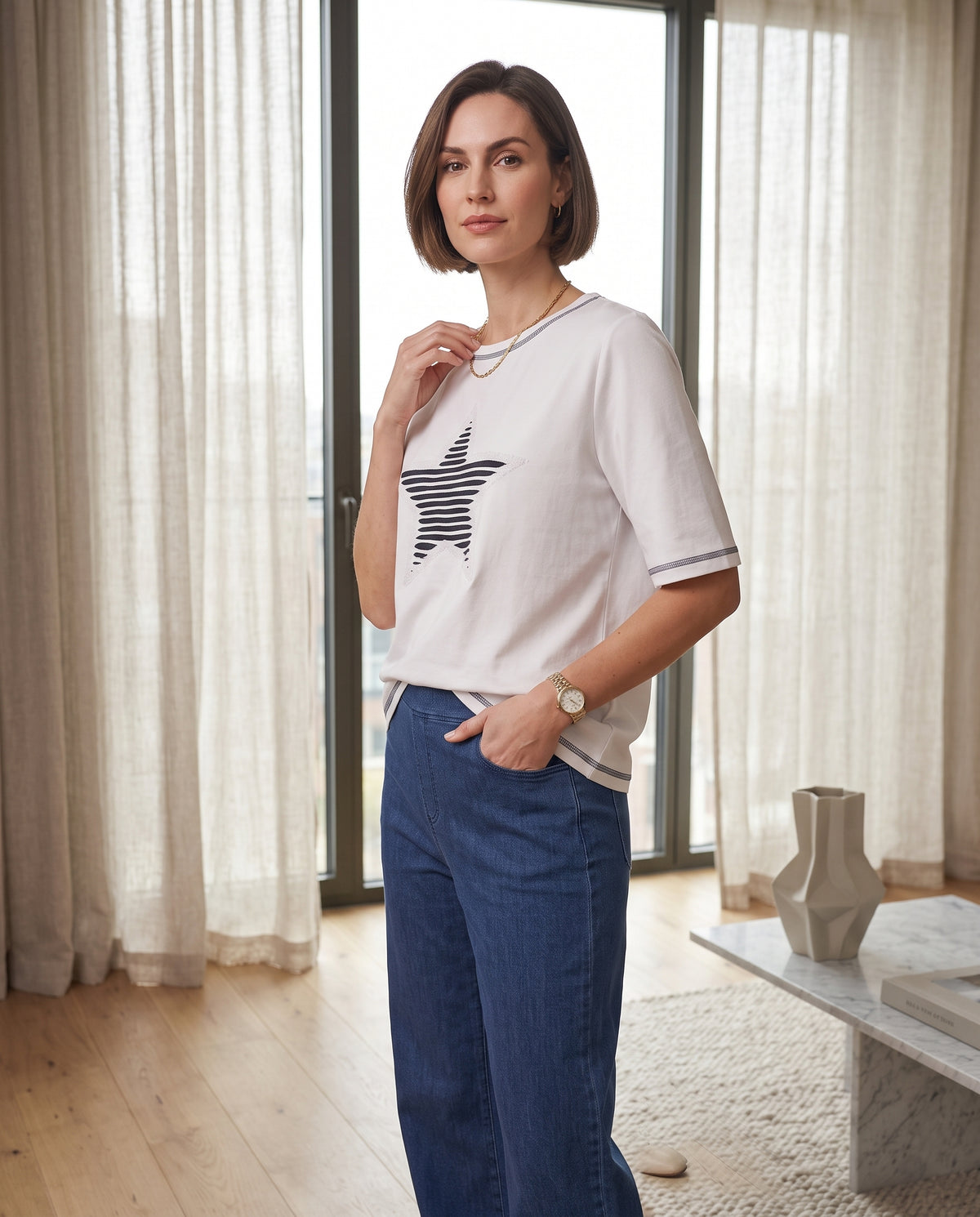 #JS42 Short Slv. Star Applique Stitching Top