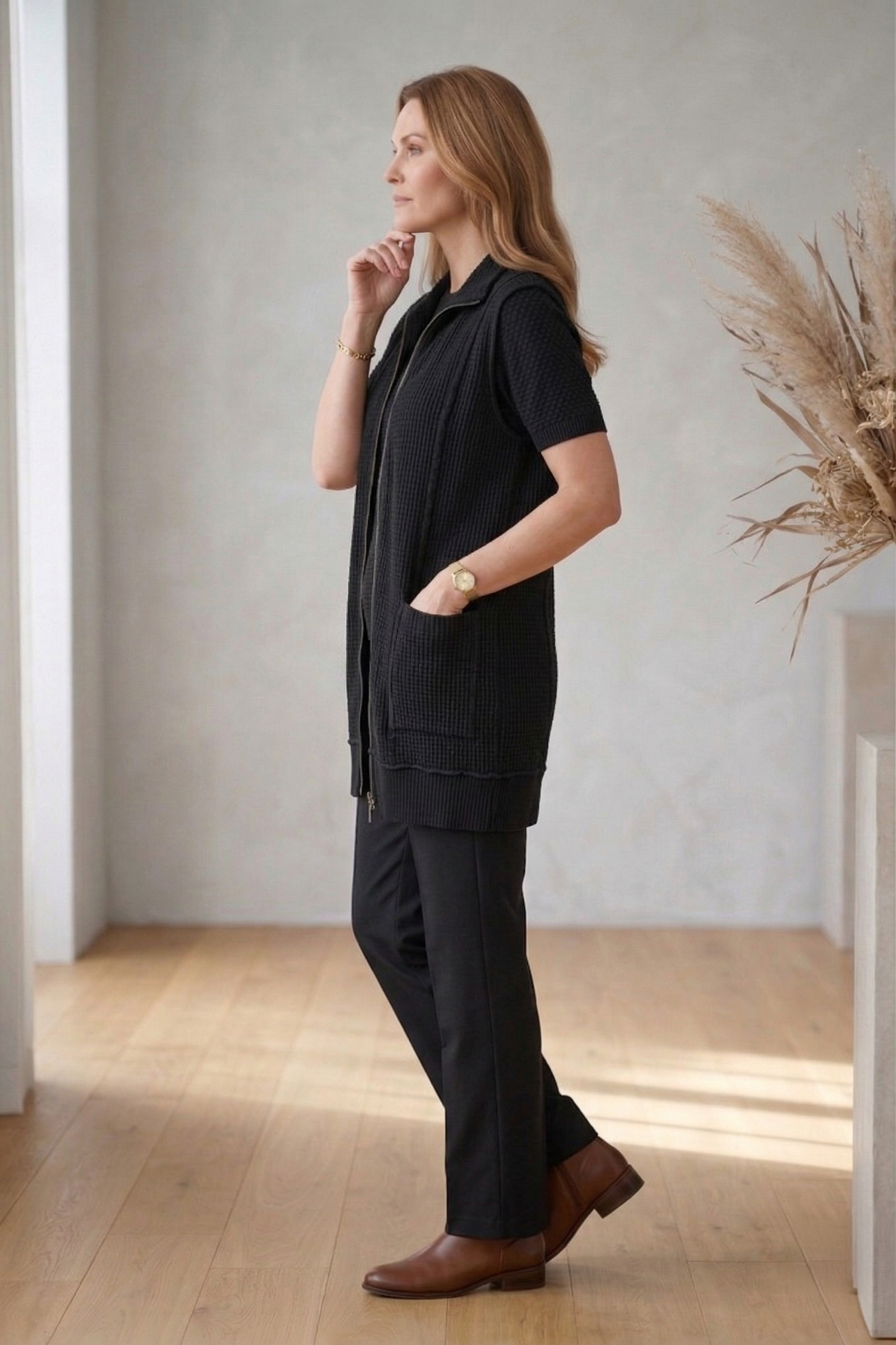Wild Palms Style #7763: Women's Textured Fall Vest with Pockets