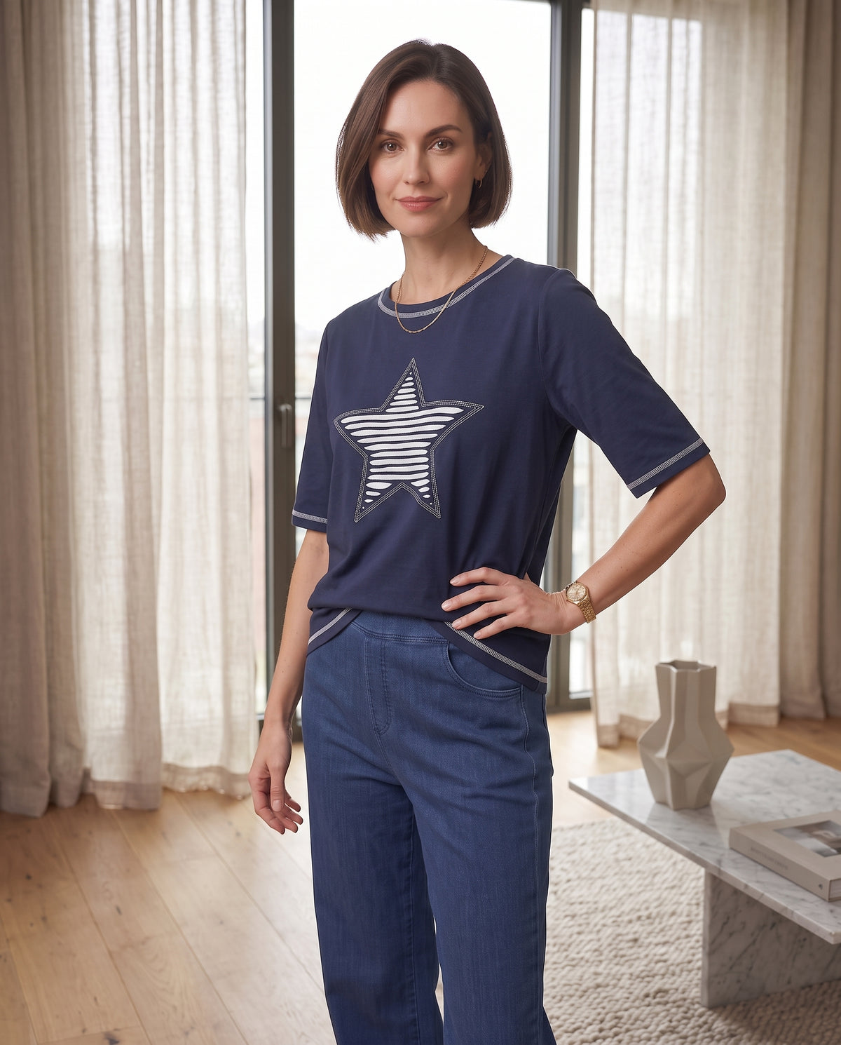 #JS42 Short Slv. Star Applique Stitching Top