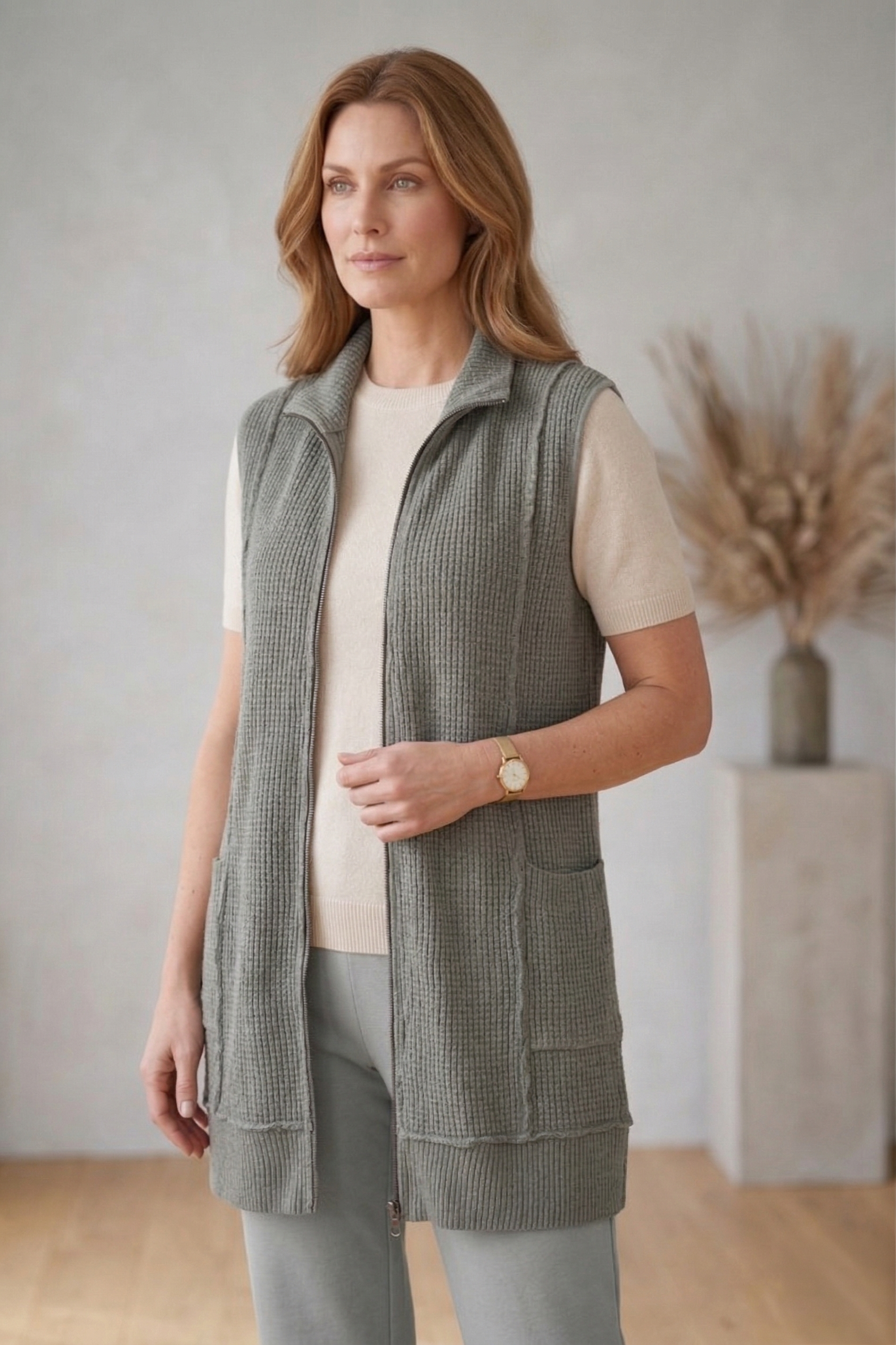 Wild Palms Style #7763: Women's Textured Fall Vest with Pockets