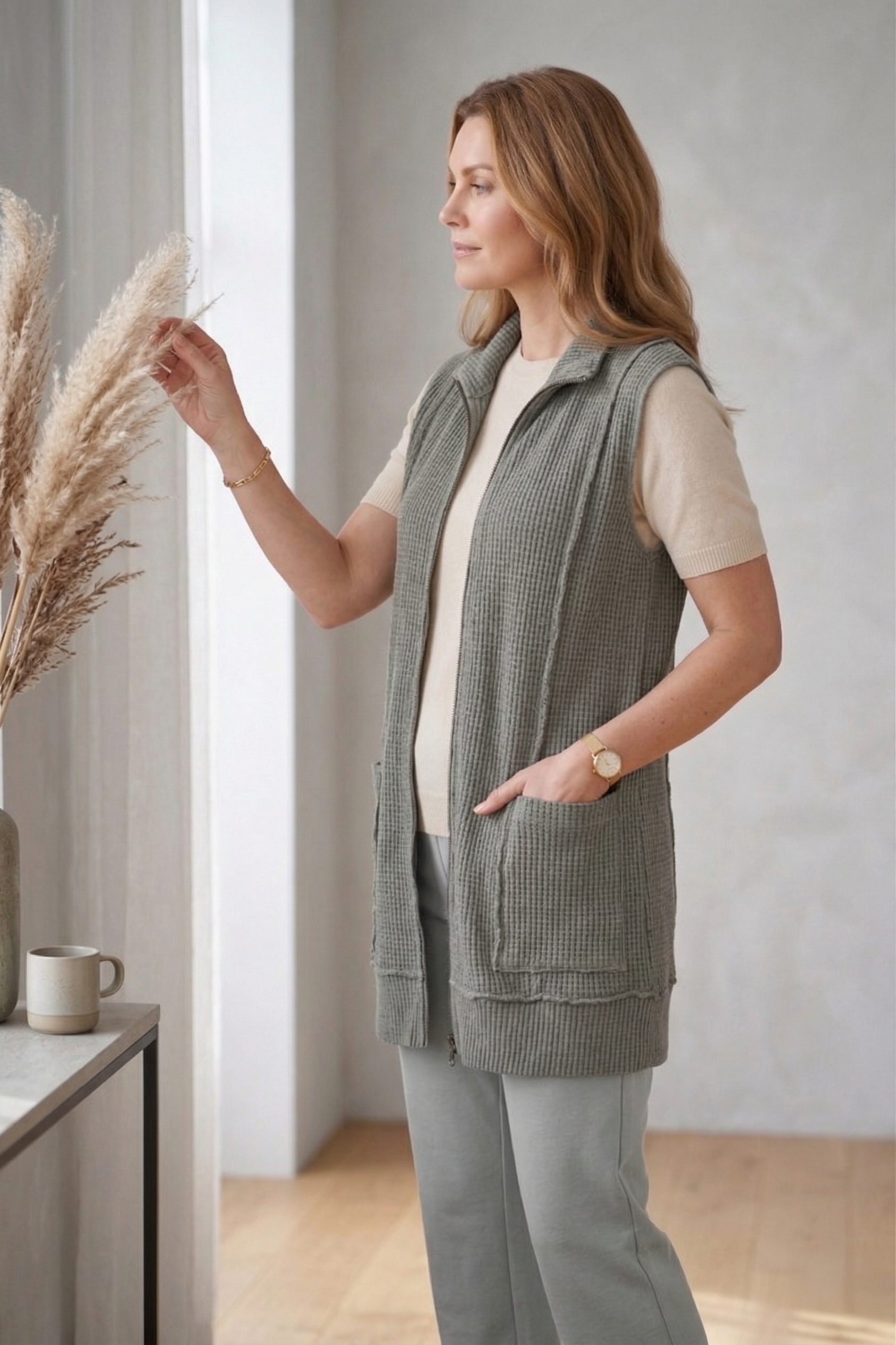 Wild Palms Style #7763: Women's Textured Fall Vest with Pockets
